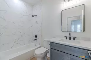 221 Roosevelt Dr, Seguin, TX 78155 - Photo 13