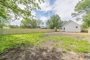 221 Roosevelt Dr, Seguin, TX 78155 - Photo 25