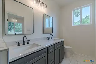 221 Roosevelt Dr, Seguin, TX 78155 - Photo 19