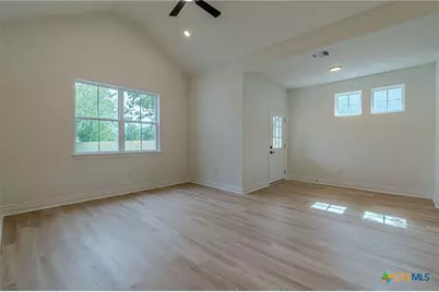 221 Roosevelt Drive, Seguin, TX 78155 - Photo 5