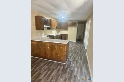 1010 Nelson, Yoakum, TX 77995 - Photo 5