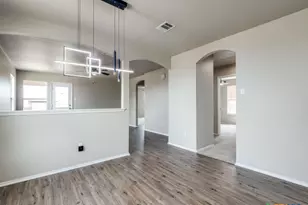 204 Pine Arbol, Buda, TX 78610 - Photo 5