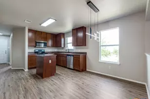204 Pine Arbol, Buda, TX 78610 - Photo 9