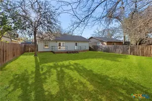2016 Nevada St, San Marcos, TX 78666 - Photo 3