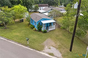 1108 NE Water St, Victoria, TX 77901 - Photo 15