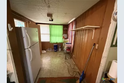 1701 N East Street, Victoria, TX 77901 - Photo 9