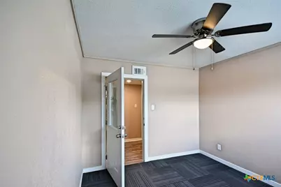 1111 N Walnut Avenue #305, New Braunfels, TX 78130 - Photo 5