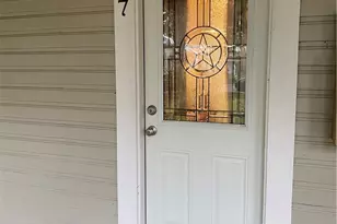 527 W San Antonio St, San Marcos, TX 78666 - Photo 3
