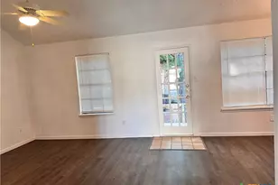 44 Clark St, San Marcos, TX 78666 - Photo 3