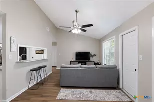 204 Timberlane Dr, Victoria, TX 77901 - Photo 5