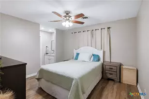 204 Timberlane Dr, Victoria, TX 77901 - Photo 15