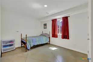 305 Lake Crest Dr, Spring Branch, TX 78070 - Photo 23
