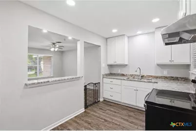 1607 Bexar Avenue, Victoria, TX 77901 - Photo 11