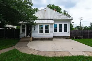 1312 E Leon St, Gatesville, TX 76528 - Photo 31