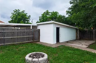 1312 E Leon St, Gatesville, TX 76528 - Photo 29