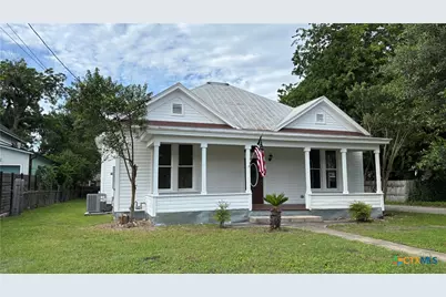 227 E College Street, Seguin, TX 78155 - Photo 39