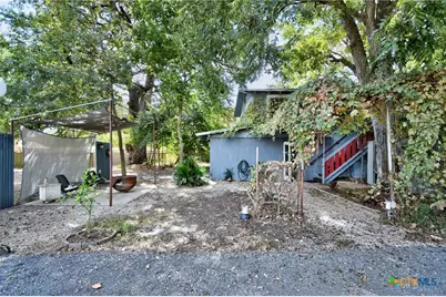 717 1/2 S Laurel Avenue, Luling, TX 78648 - Photo 1