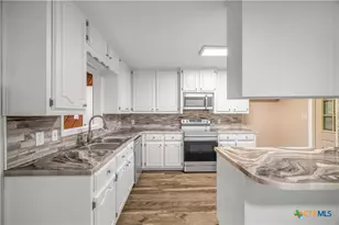 201 Sandra St, Inez, TX 77968 - Photo 5