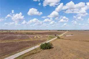 000 Wells Ln, Manor, TX 78653 - Photo 5