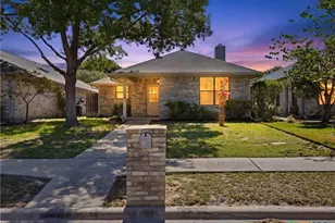 526 Riverside Dr, New Braunfels, TX 78130 - Photo 1