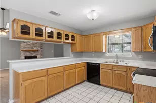 526 Riverside Dr, New Braunfels, TX 78130 - Photo 9