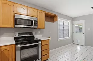 526 Riverside Dr, New Braunfels, TX 78130 - Photo 11