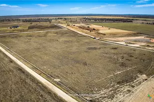 762 Tx-304, Bastrop, TX 78602 - Photo 1