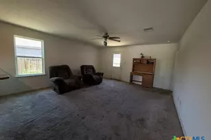 124 Niven Path, Jarrell, TX 76537 - Photo 5