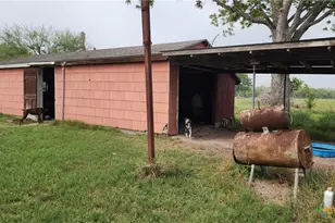 2865 Fm 1685, Victoria, TX 77905 - Photo 15