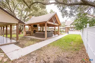 203 Champions Row, Victoria, TX 77904 - Photo 41