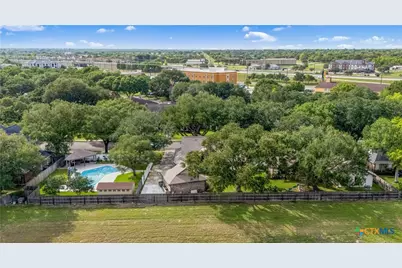 203 Champions Row, Victoria, TX 77904 - Photo 33