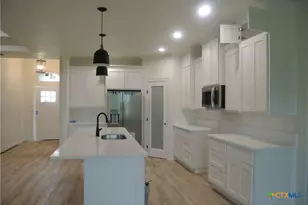 112 Rustic Woods, Marion, TX 78124 - Photo 5
