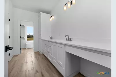 112 Rustic Woods, Marion, TX 78124 - Photo 15