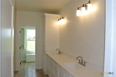 112 Rustic Woods, Marion, TX 78124 - Photo 17