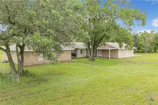 2631 Benbow Rd, Inez, TX 77968 - Photo 3