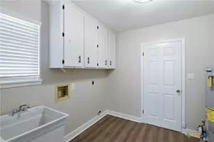 209 Champions Row, Victoria, TX 77904 - Photo 5