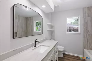 209 Champions Row, Victoria, TX 77904 - Photo 15