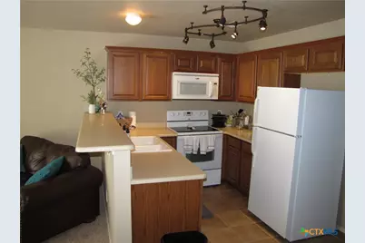 730 E Mather Street, New Braunfels, TX 78130 - Photo 3