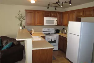 730 E Mather St, New Braunfels, TX 78130 - Photo 3