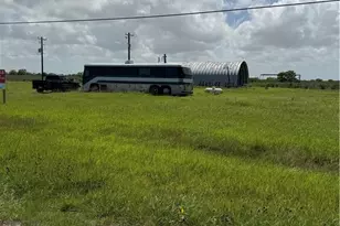 592 Washington Ave, Port Lavaca, TX 77979 - Photo 1