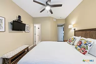 401 W Lincoln St, New Braunfels, TX 78130 - Photo 15