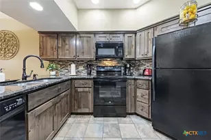 401 W Lincoln St, New Braunfels, TX 78130 - Photo 13