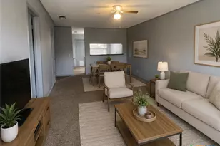 1051 Country Club Dr, Seguin, TX 78155 - Photo 3