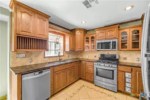 20 Hambleton Rd, Victoria, TX 77905 - Photo 3