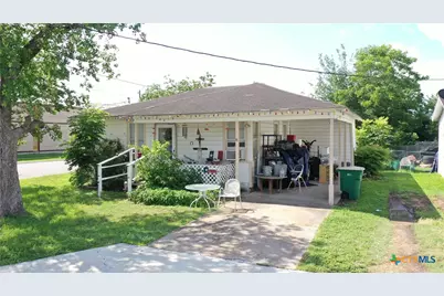 1105 E San Antonio Street, Victoria, TX 77901 - Photo 11