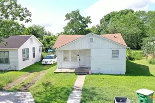 1105 E San Antonio St, Victoria, TX 77901 - Photo 1