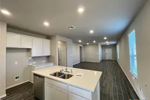2445 Ayers Dr, Seguin, TX 78155 - Photo 3