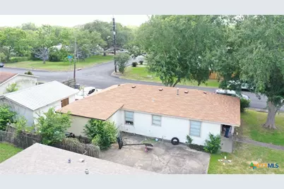 701 E Hiller Street, Victoria, TX 77901 - Photo 3