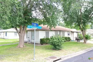 701 E Hiller St, Victoria, TX 77901 - Photo 5