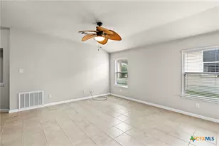 213 Hoya Ln, San Marcos, TX 78666 - Photo 9